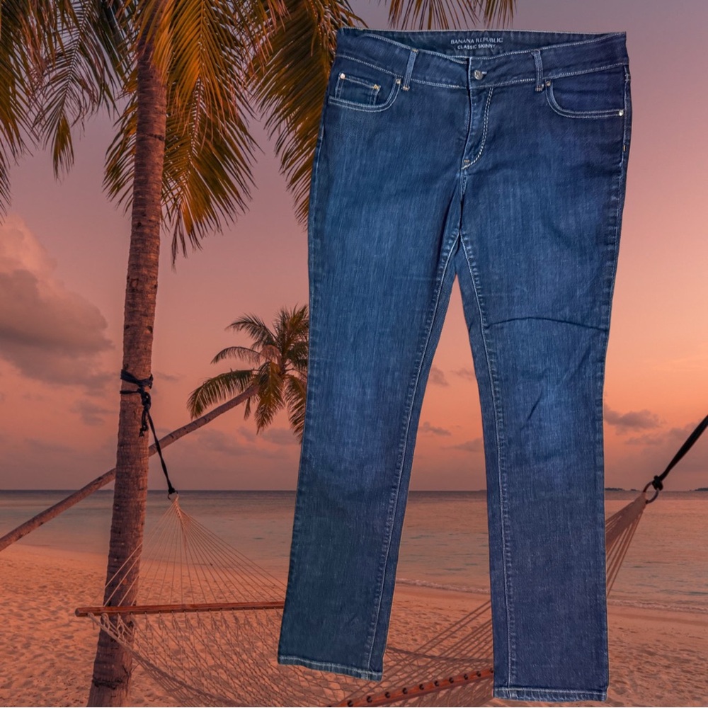 BANANA REPUBLIC CLASSIC SKINNY JEANS – SIZE 12